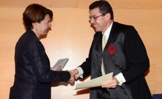 El catedrático de derecho civil de la UIB, Pedro A. Munar, recibe el XI premio Luis Pascual González que otorga la Academia de Jurisprudencia y Legislación de Baleares El catedrático de derecho civil de la UIB, Pedro A. Munar, recibe el XI premio Luis Pascual González que otorga la Academia de Jurisprudencia y Legislación de Baleares