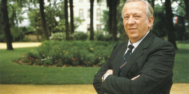 Manuel Olivencia Ruiz, galardonado con la XX edición del Premio Pelayo para juristas de reconocido prestigio Manuel Olivencia Ruiz, galardonado con la XX edición del Premio Pelayo para juristas de reconocido prestigio