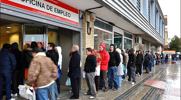 El Congreso pide restablecer ayudas a parados de más de 52 años y de larga duración El Congreso pide restablecer ayudas a parados de más de 52 años y de larga duración