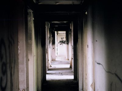 Demanda ejercitando acción de desahucio por ocupación ilegal de la vivienda