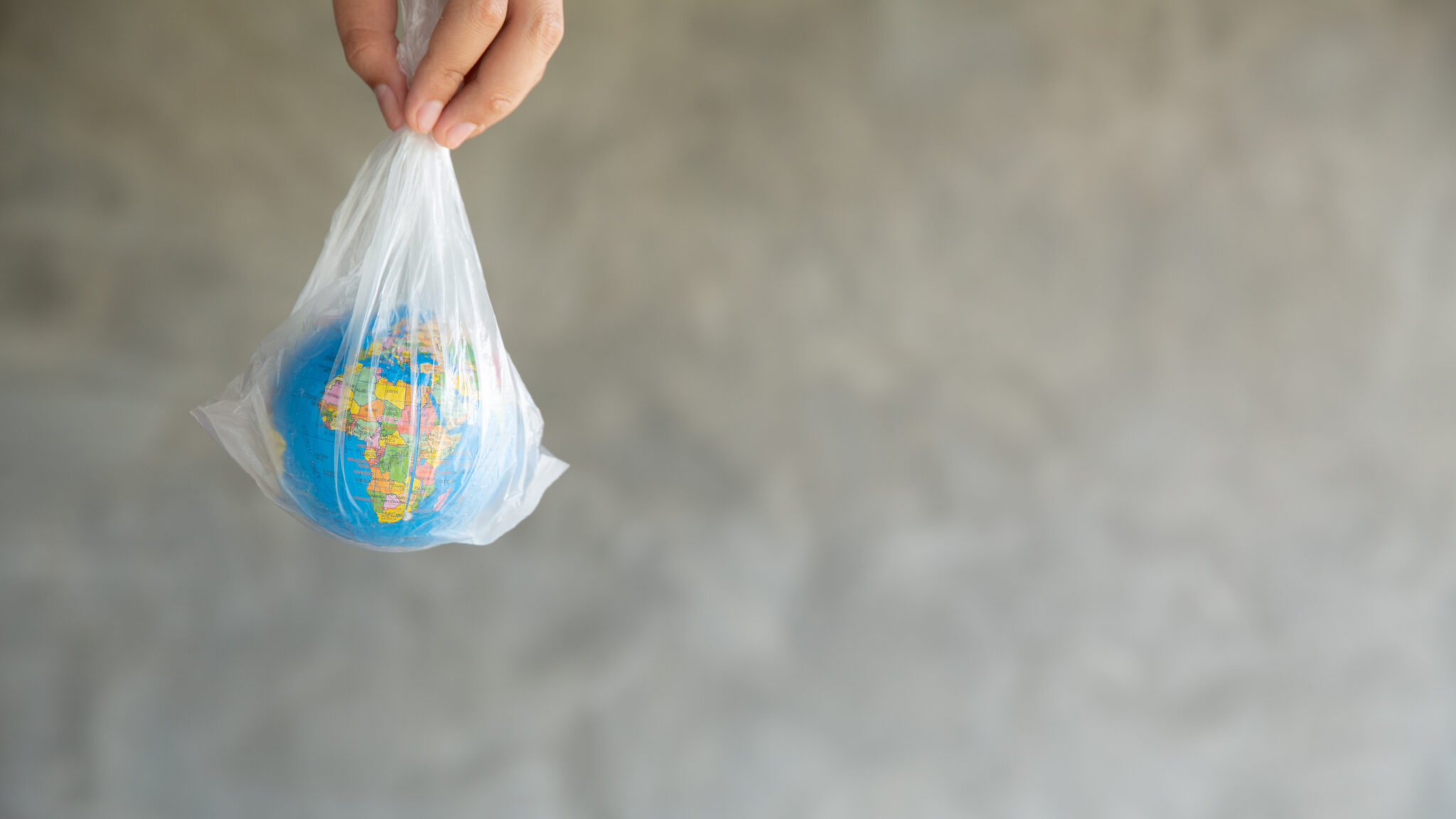 El nuevo impuesto especial sobre envases de plástico no reutilizables