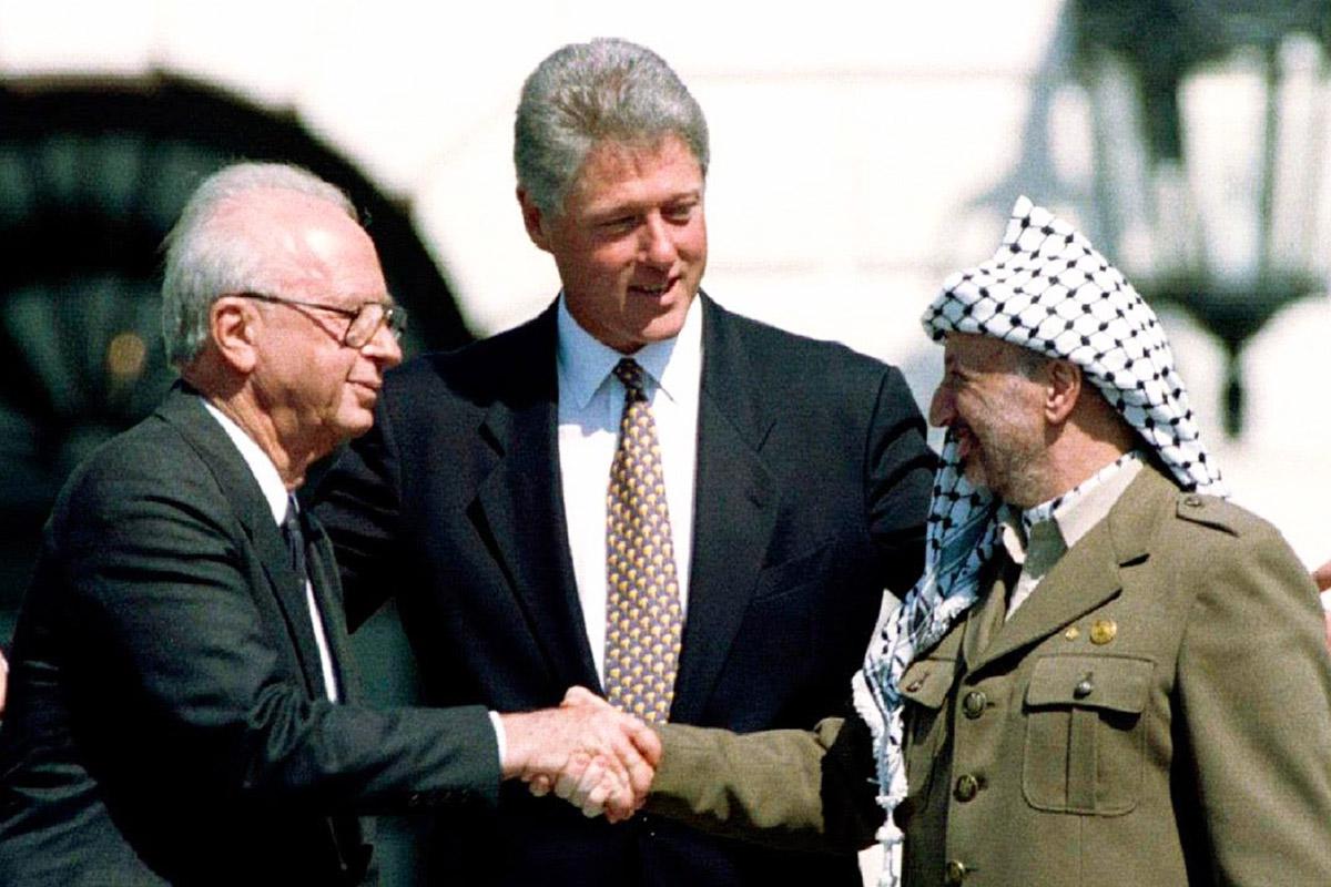 1996: Yasir Arafat es elegido presidente de la ANP | E&J