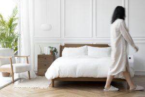 Cuatro años de prisión por instalar una cámara en el aire acondicionado del dormitorio de su ex bright and clean scandinavian style bedroom