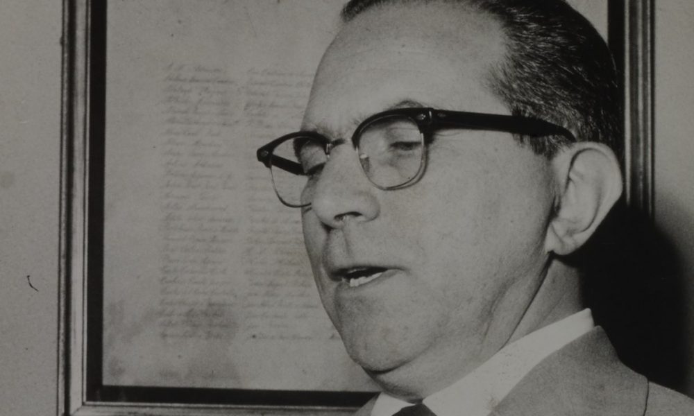 Nace el destacado jurista y filósofo brasileño Miguel Reale | E&J