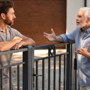 vecinos discutiendo