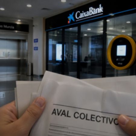 Documento de aval bancario y de fondo una sucursal de CaixaBank