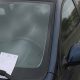 Coche aparcado con multa