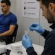 Un deportista pasando un control antidopaje