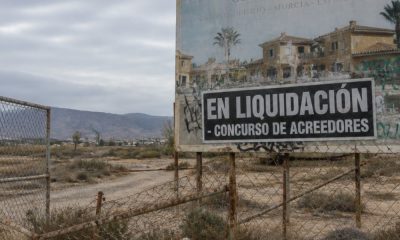 Solar de promoción inmobiliaria desierto