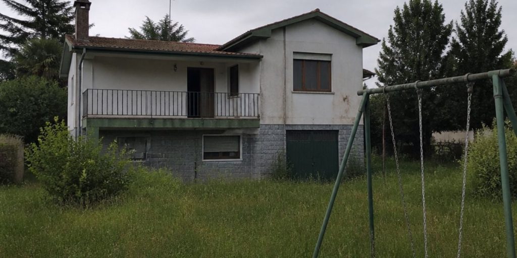 Casa de campo en mal estado