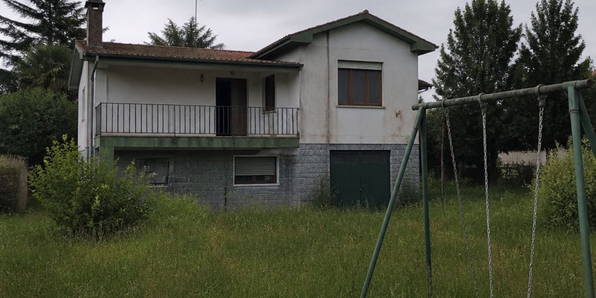 Casa de campo en mal estado