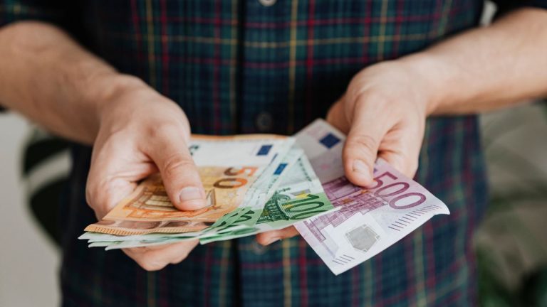 Los tribunales reconocen a un autónomo el derecho a cobrar 16.000 euros de prestación extraordinaria por cese de actividad tras perder a su único cliente