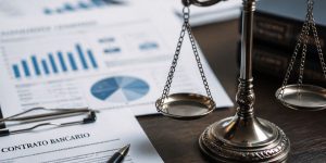 Contrato bancario y balanza de justicia