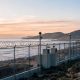 Infraestructura de control y seguridad fronteriza junto a la costa mediterránea.