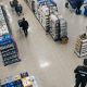 Vigilante de seguridad en un supermercado